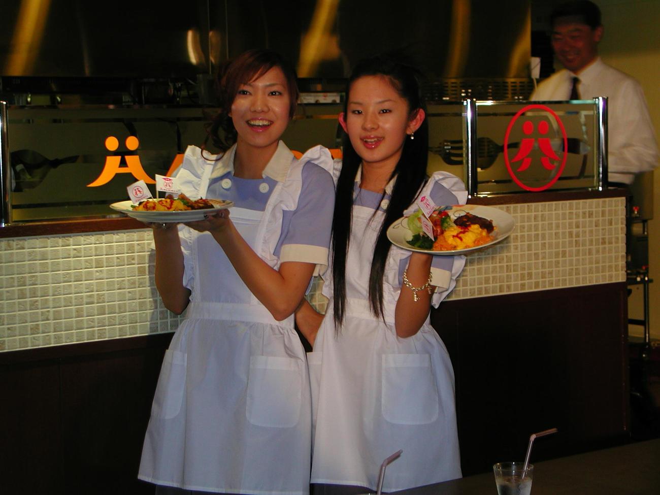HALCALIのHALCA（左）とYUCALI（2004年11月撮影)
