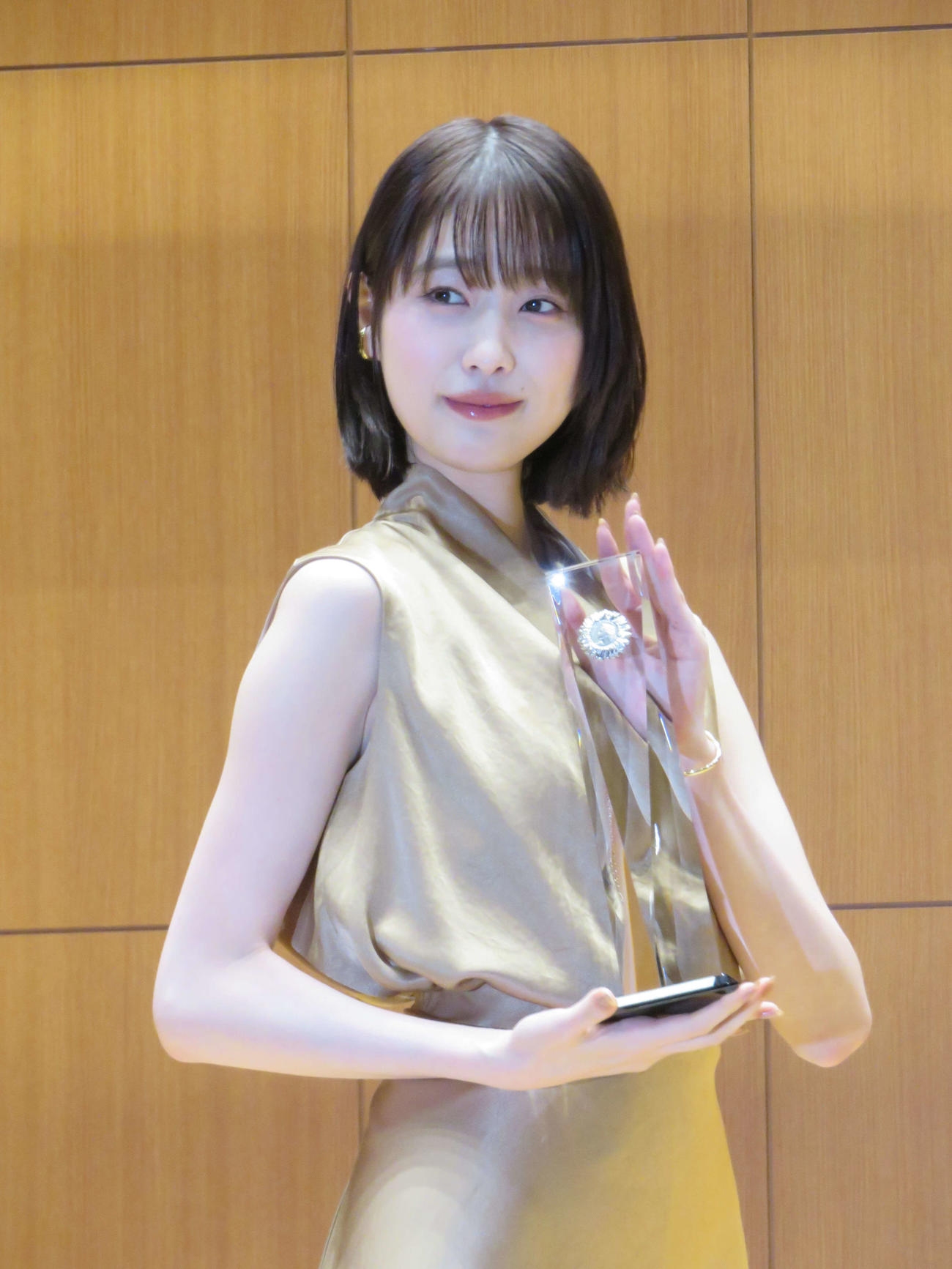 「2025年度E－ライン・ビューティフル大賞」授賞式に登壇した高橋ひかる
