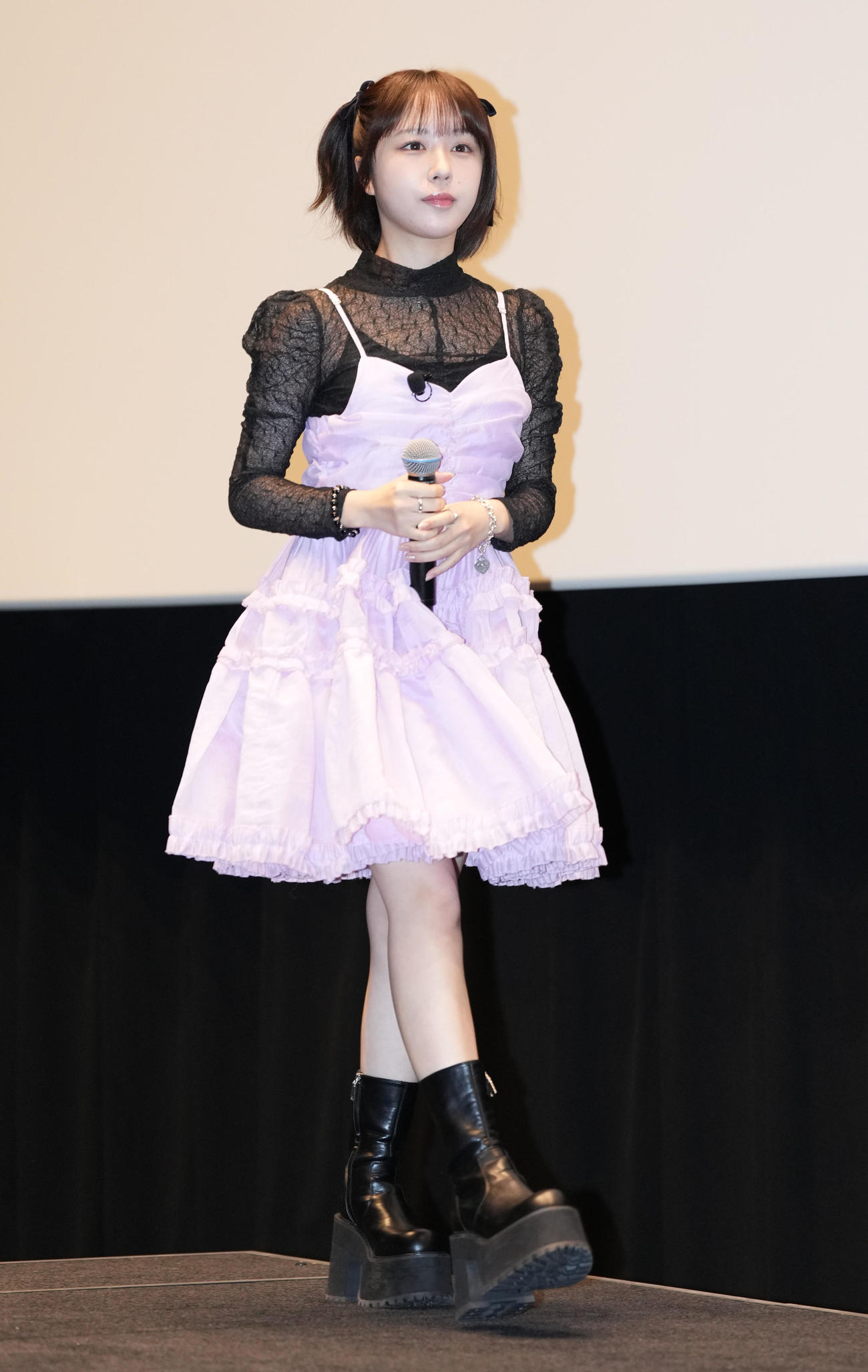 映画「見える子ちゃん」公開御霊舞台あいさつに登壇したなえなの（撮影・鈴木みどり）
