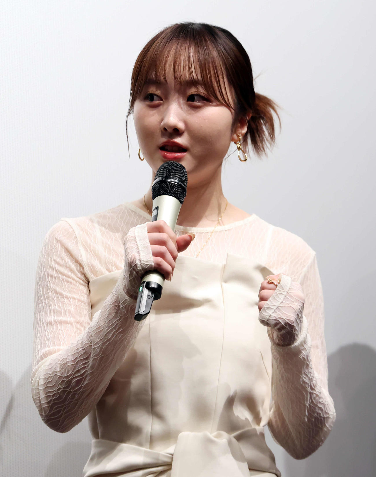映画「きさらぎ駅　Re：」公開記念舞台あいさつに登壇した本田望結（撮影・山本朝陽）