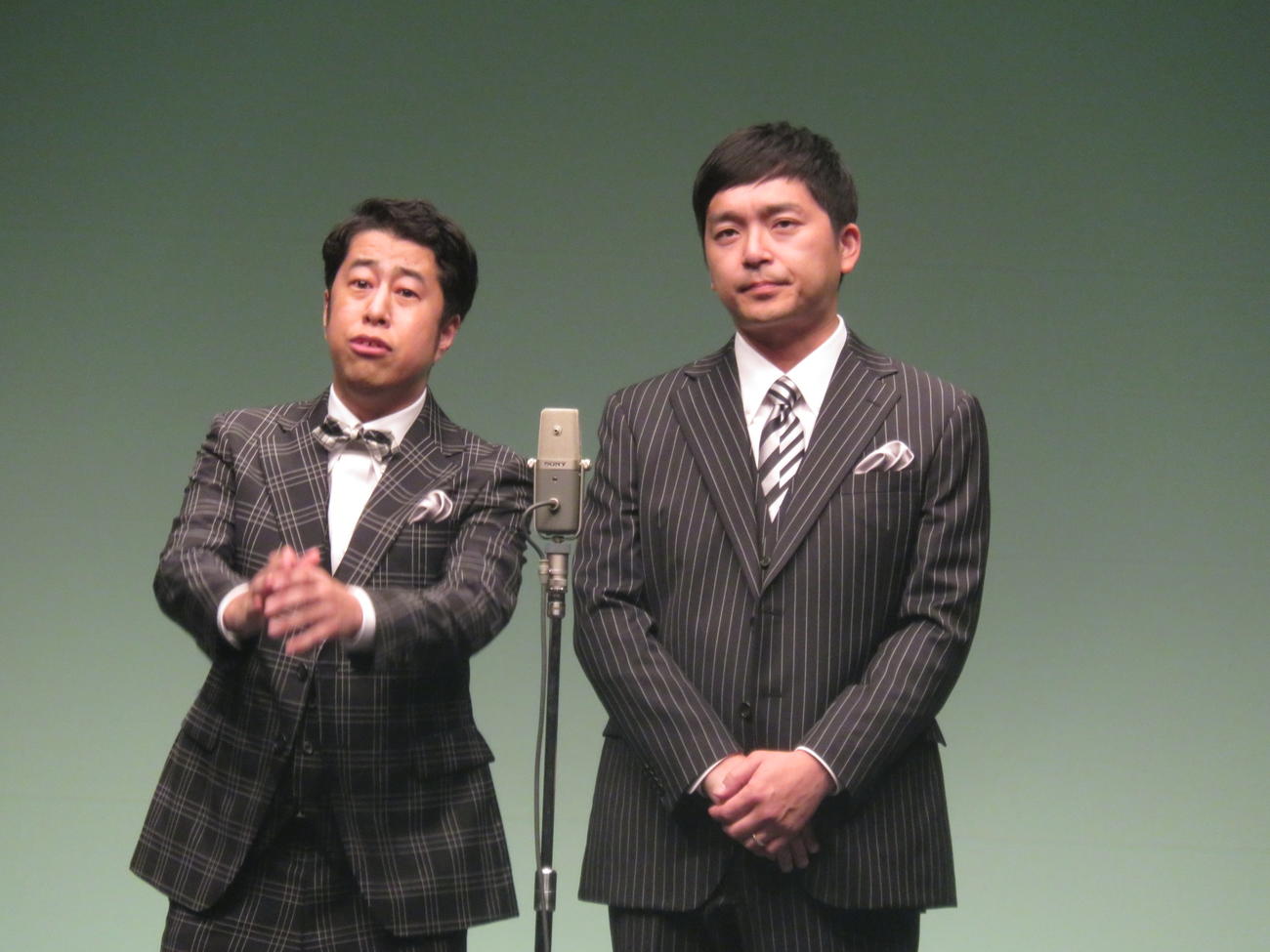 ウエストランドの井口浩之（左）と河本太
