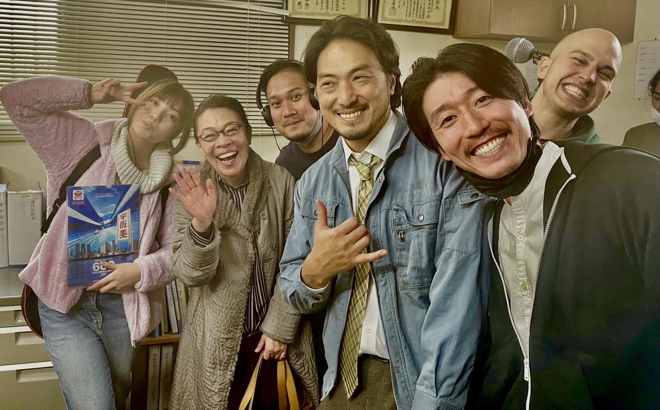 映画「CROSSPOINT」の出演者たち。前列左2人目から柴田理恵、平岳大、生島翔