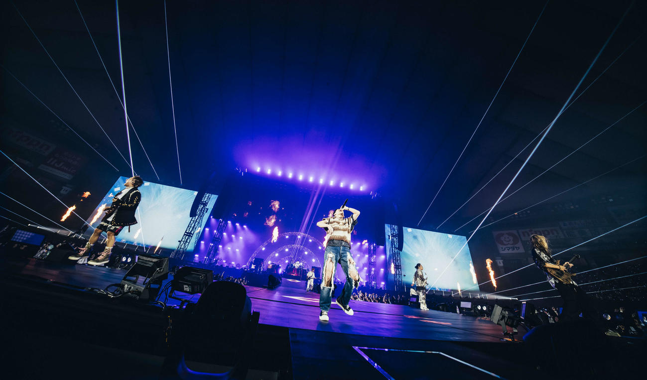 ライブ「EPIPHANY」東京ドーム公演を行ったUVERworld（横山マサト氏撮影）