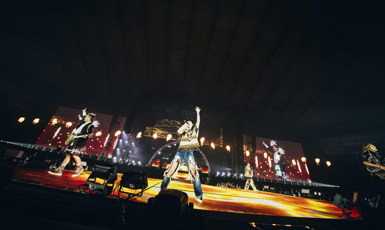 ライブ「EPIPHANY」東京ドーム公演を行ったUVERworld（横山マサト氏撮影）