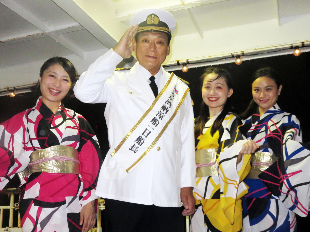 東京湾納涼船で1日船長を務めた増位山太志郎さん
