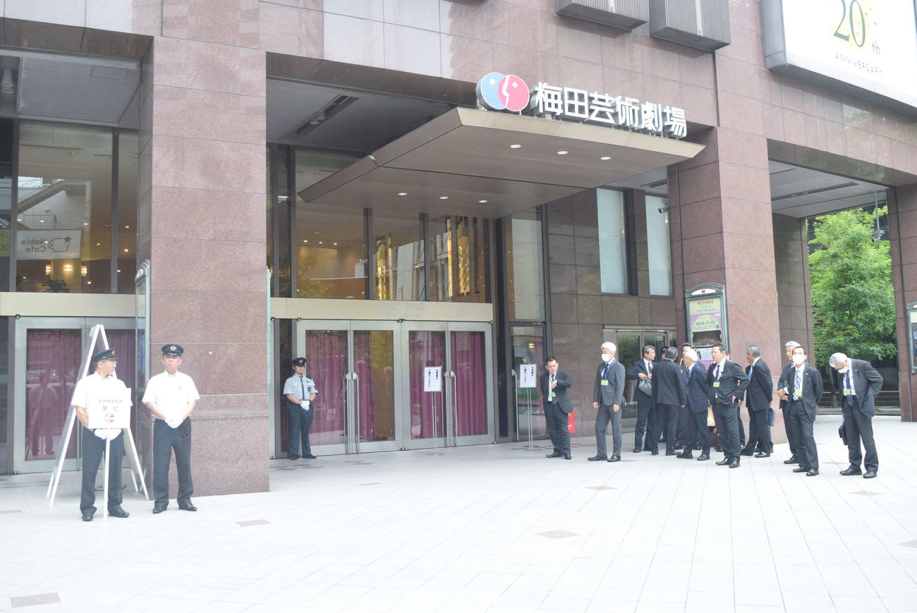 阪急阪神HD第187回株主総会が行われる梅田芸術劇場（撮影・阪口孝志）