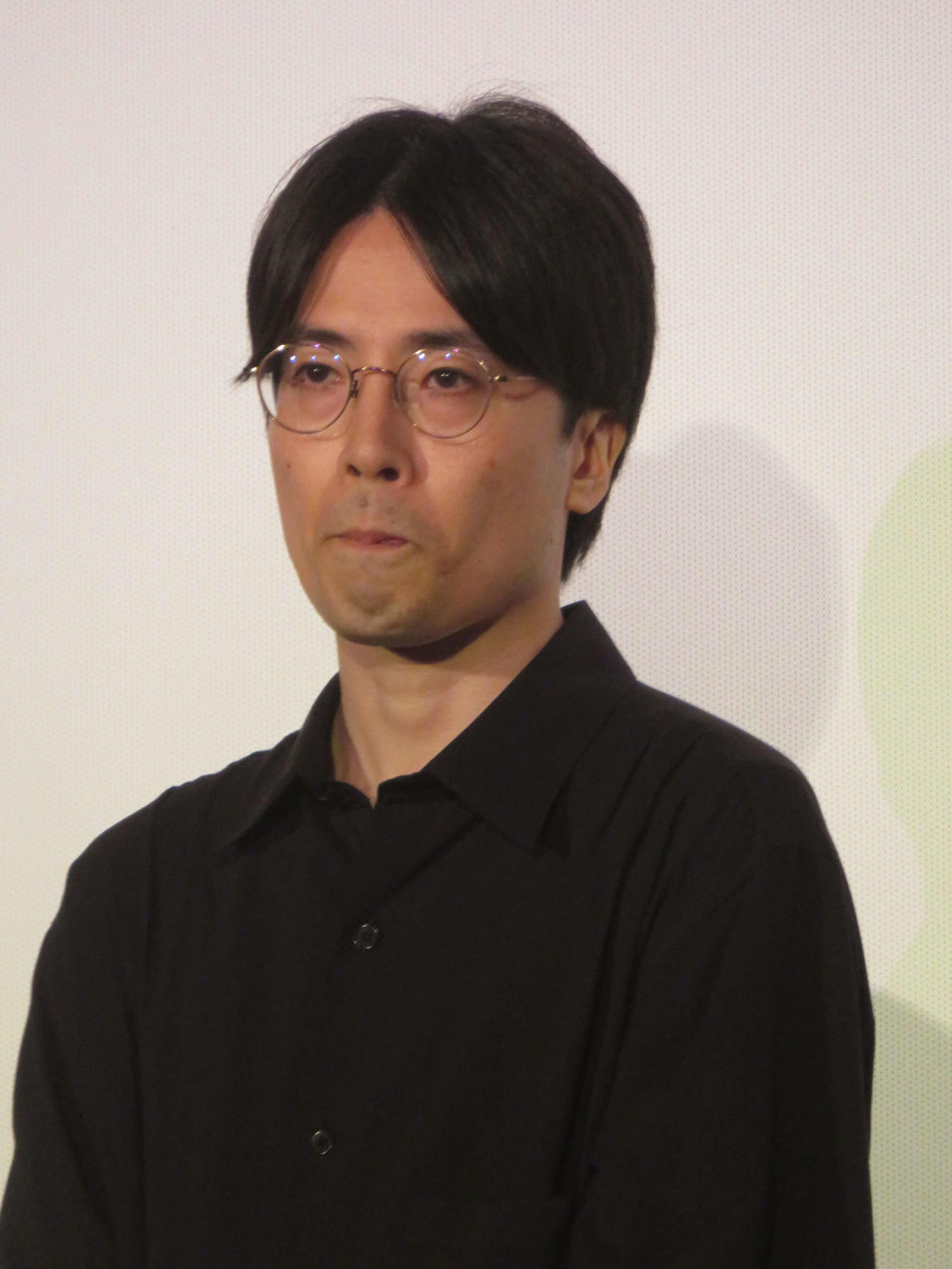 映画「夏の砂の上」完成披露舞台あいさつに出席した玉田真也監督（撮影・川田和博）