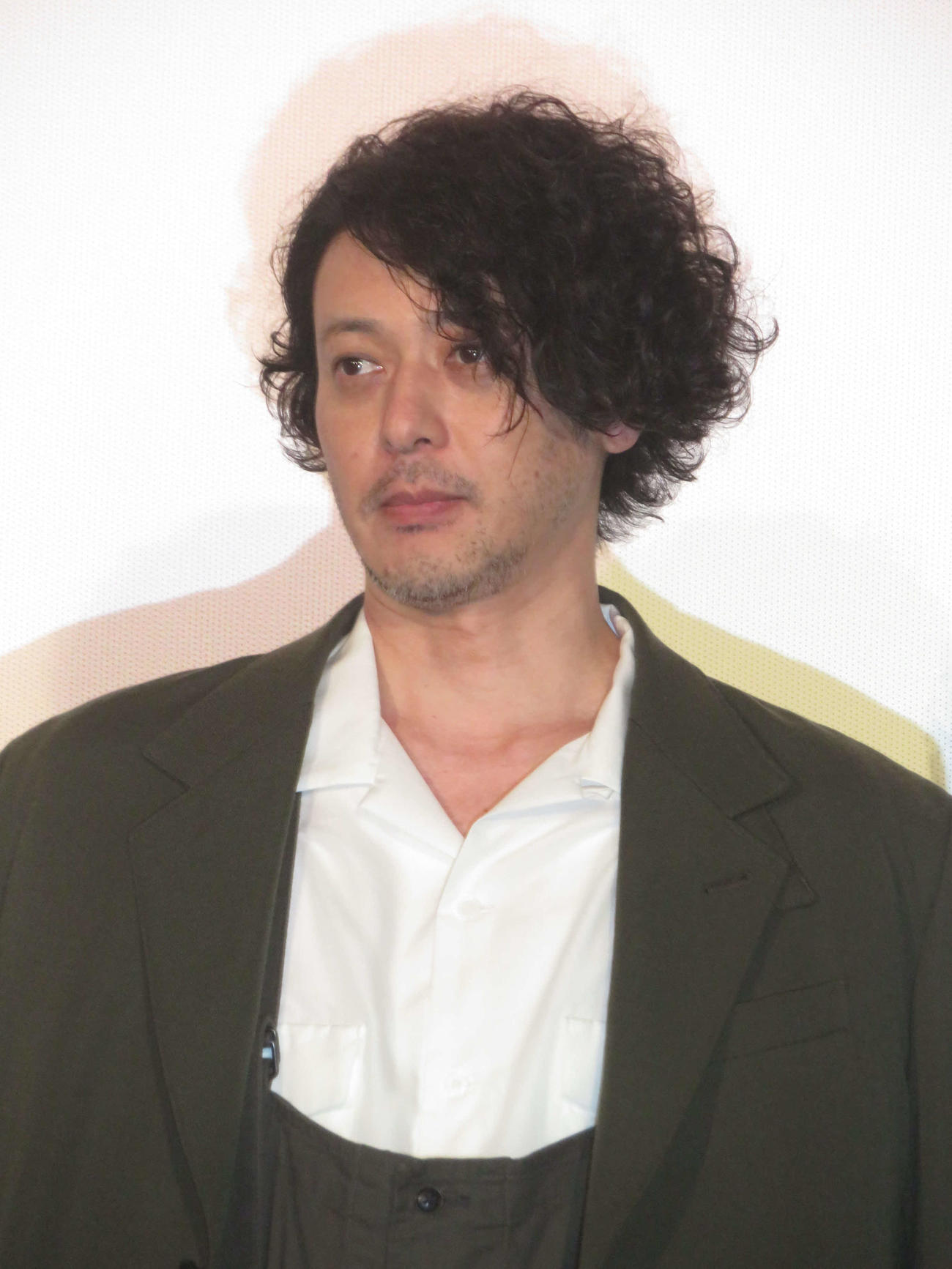 映画「夏の砂の上」完成披露舞台あいさつに出席したオダギリジョー（撮影・川田和博）