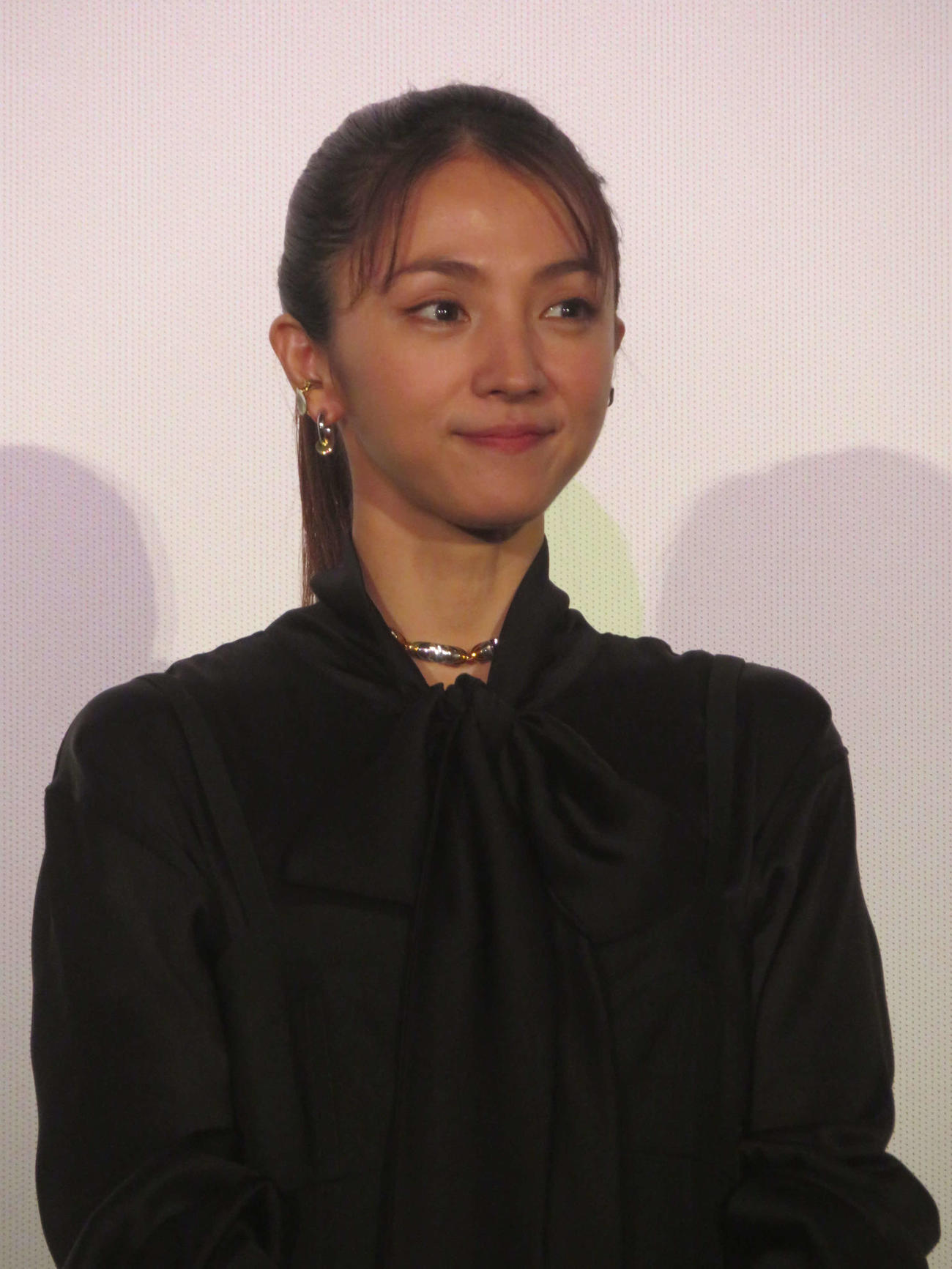映画「夏の砂の上」完成披露舞台あいさつに出席した満島ひかり（撮影・川田和博）