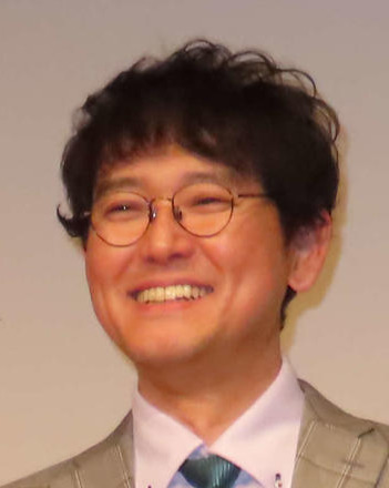 母は演歌歌手・津島明希ということを明かされたナイツ土屋伸之（2024年2月）