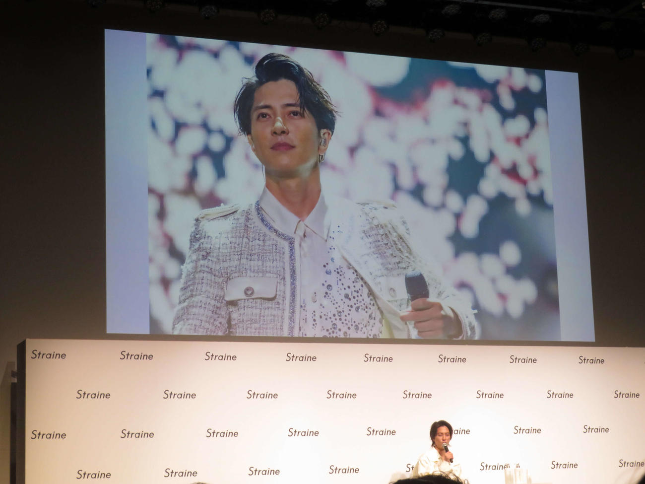 新ヘアケアブランド「Straine」ブランド発表会に出席し、コンサート時のヘアセットについて語る山下智久