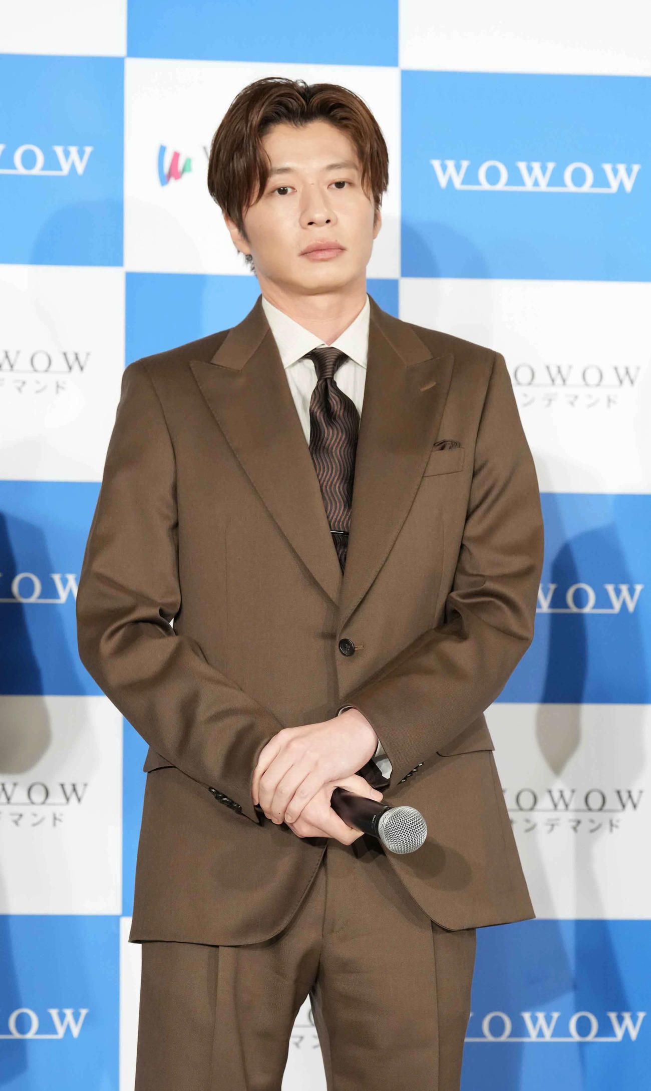 ドラマW三谷幸喜「おい、太宰」完成報告会に臨む田中圭（撮影・小沢裕）