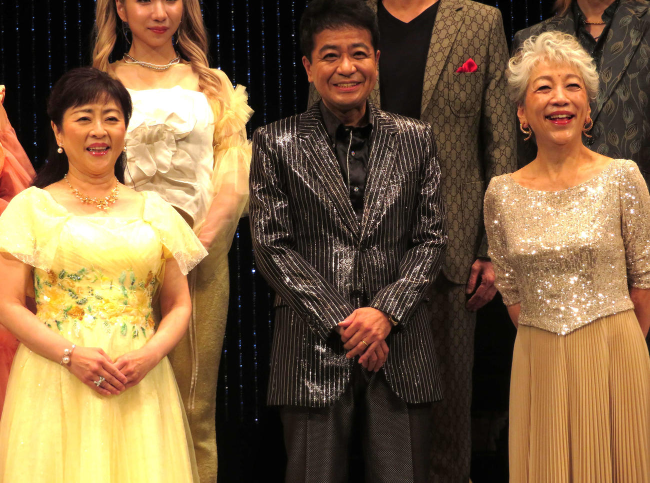 ワタナベ25thコンサート「ハッピーバースデー＆サンキュー」囲み取材に出席した松本明子、中山秀征、中尾ミエ
