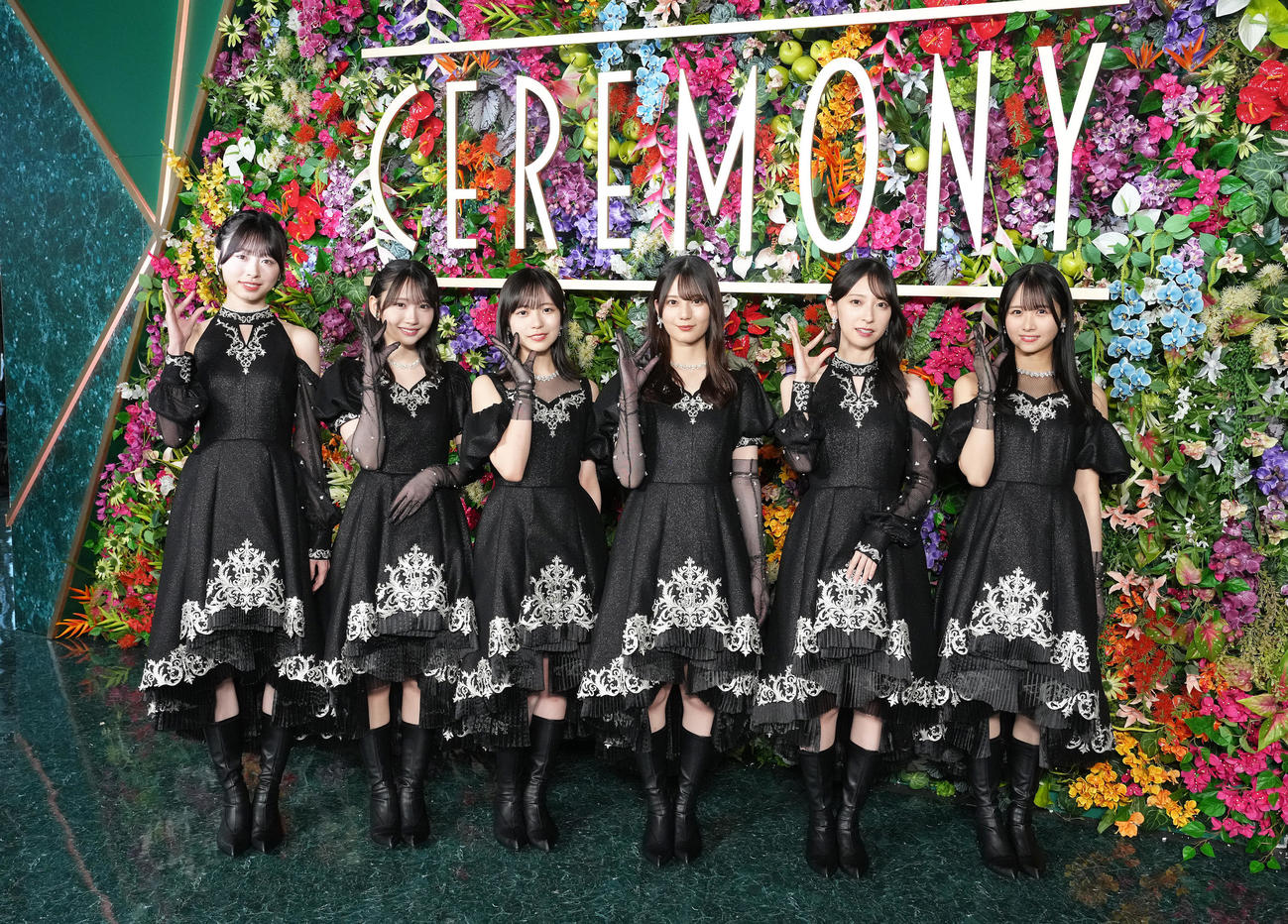 フォトコールに登場した日向坂46（撮影・足立雅史）