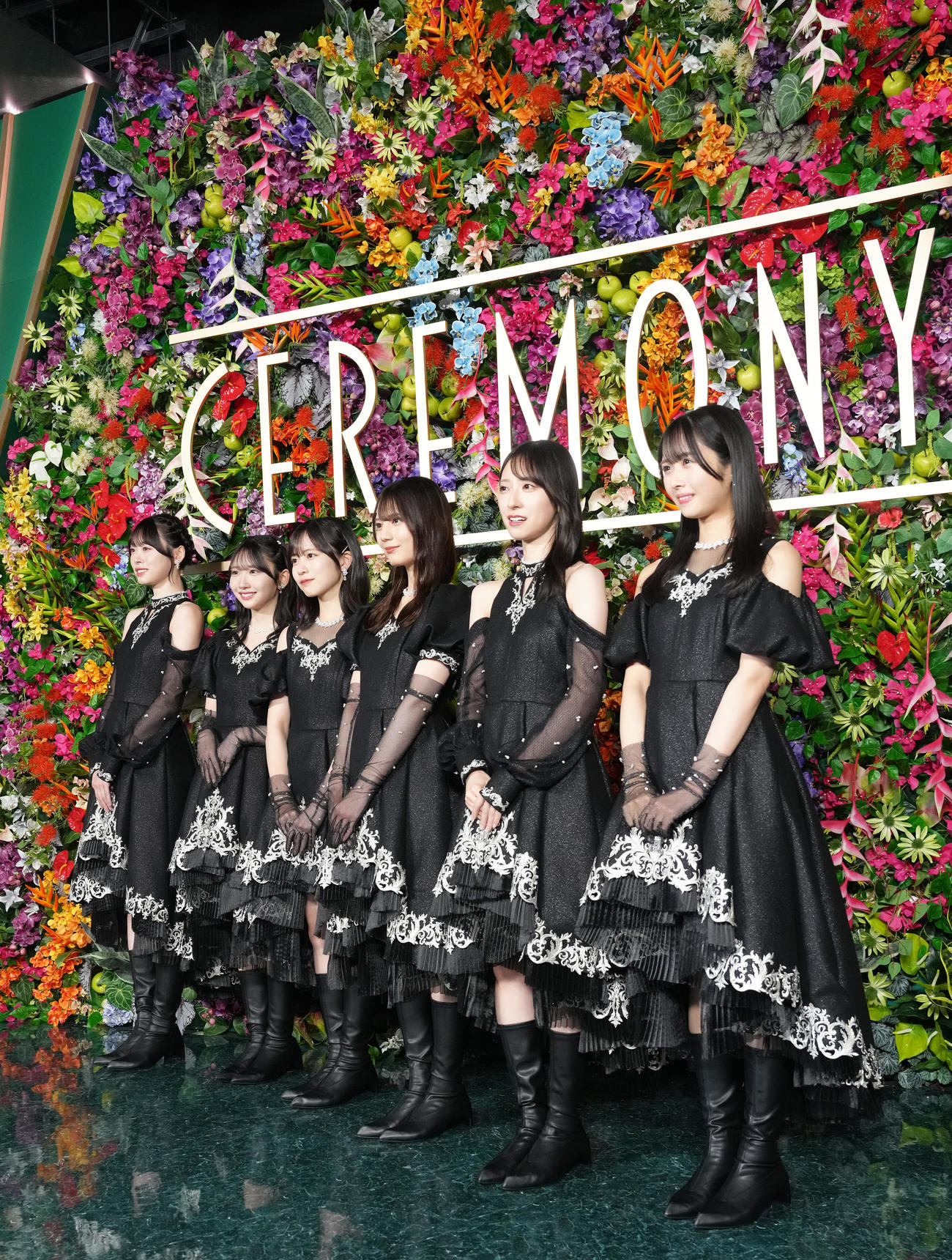 フォトコールに登場した日向坂46（撮影・足立雅史）