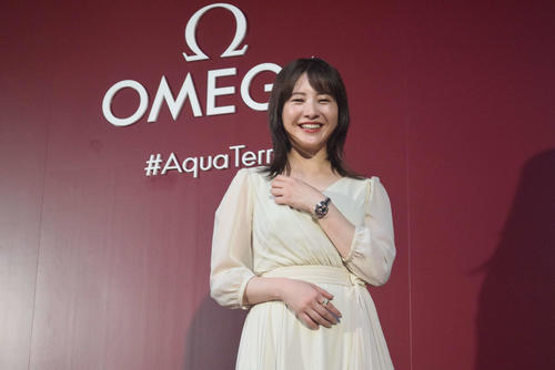 オメガ「シーマスター　アクアテラ30MM」のフォトコールに登場した吉高由里子