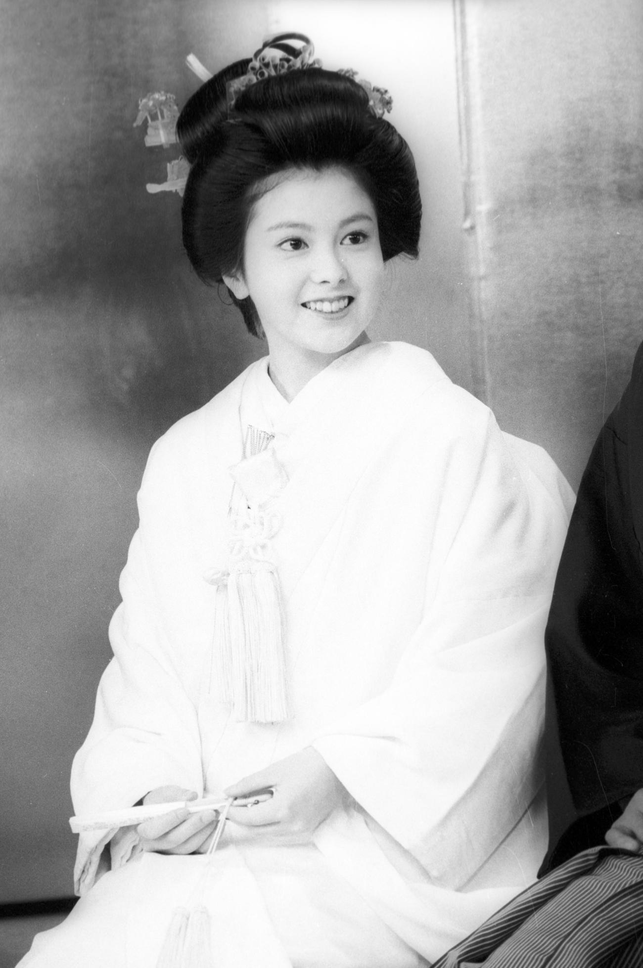 「澪つくし」の収録で白むく姿の花嫁になった沢口靖子（1985年4月撮影）