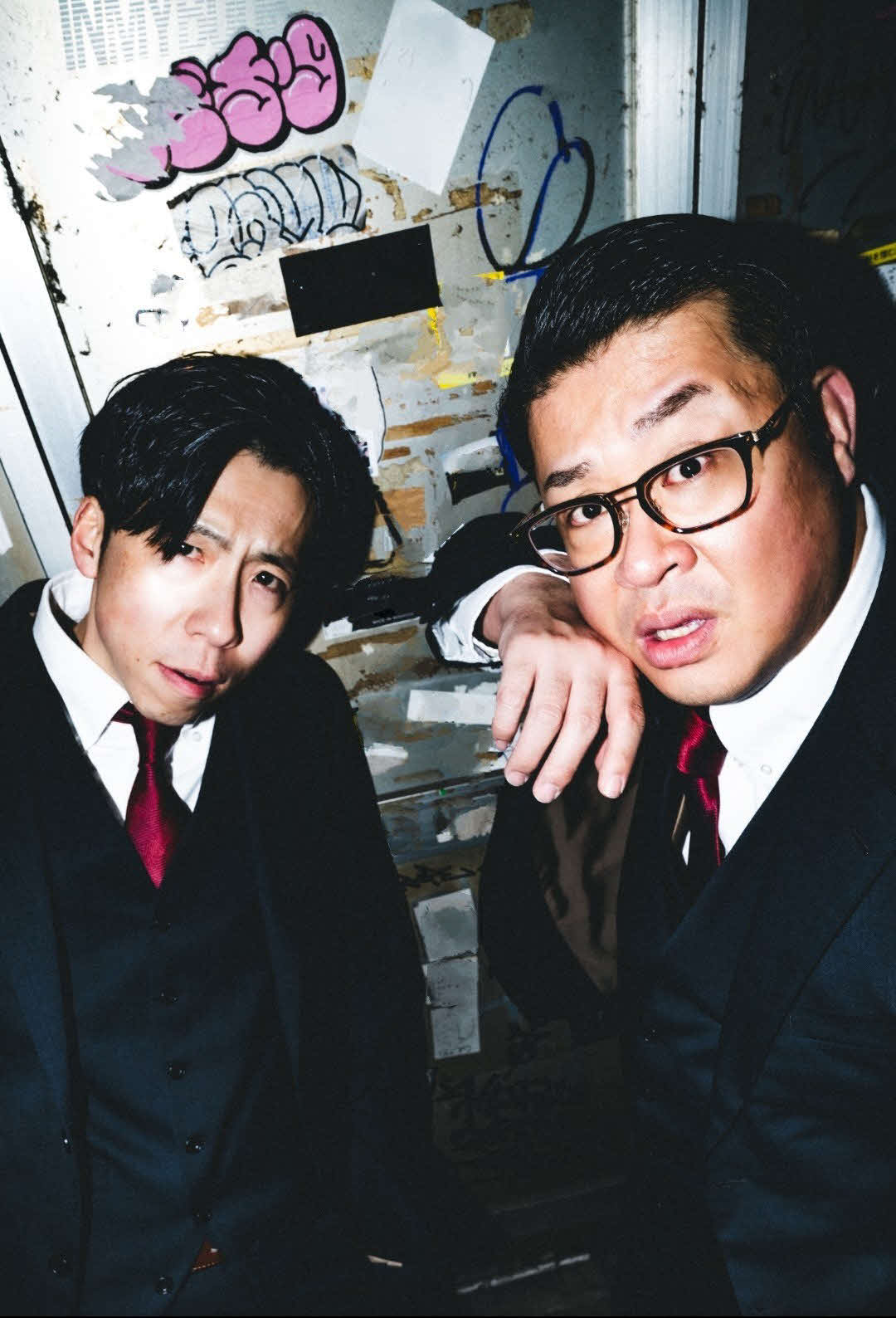 お笑いコンビ「四天王」のジェット（左）と卓也努力勝利さん（松竹芸能提供）