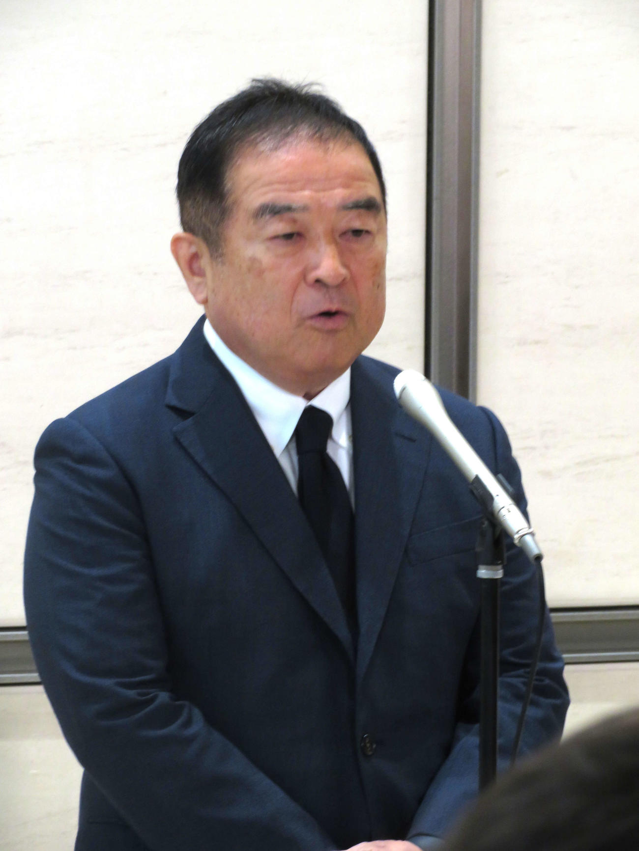 緊急で会見を行った日本テレビの福田博之社長