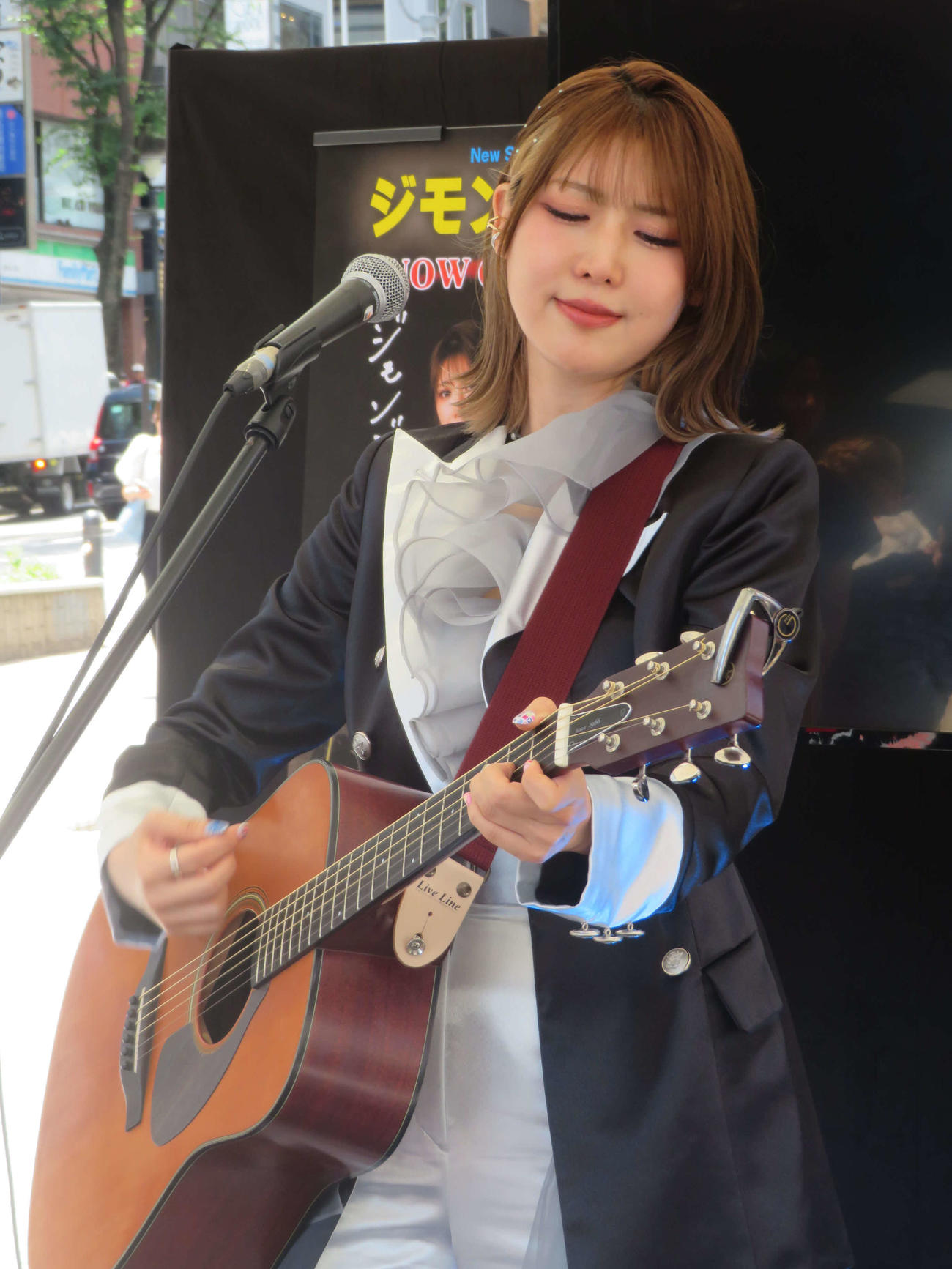 新曲「ジモンジトウ」発売記念ミニライブを行ったおかゆ（撮影・川田和博）