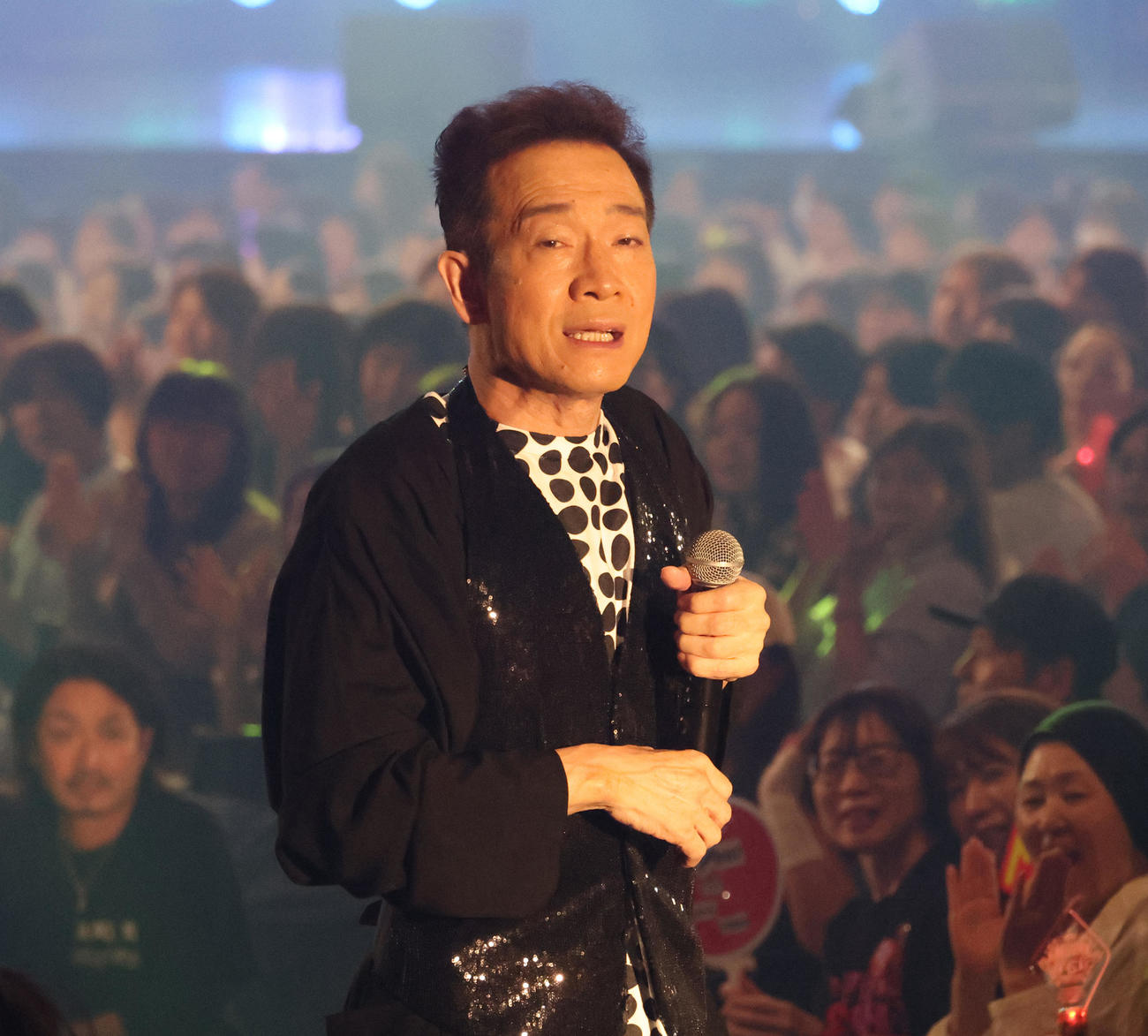 「ニューシングル・リリース・パーティ2025」を盛り上げる田原俊彦（撮影・中島郁夫）