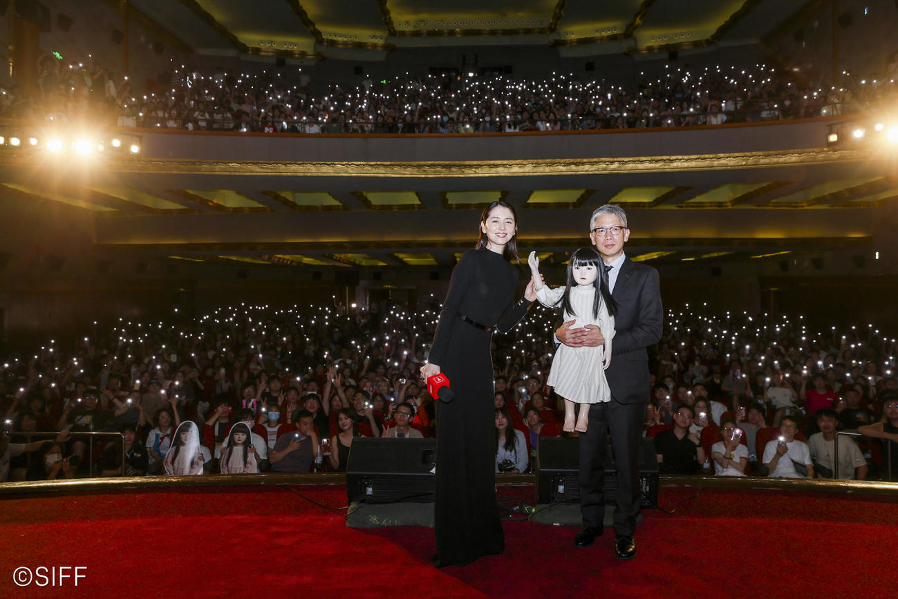 上海映画祭で開催された「ドールハウス」上映会に登壇した長澤まさみと矢口史靖監督