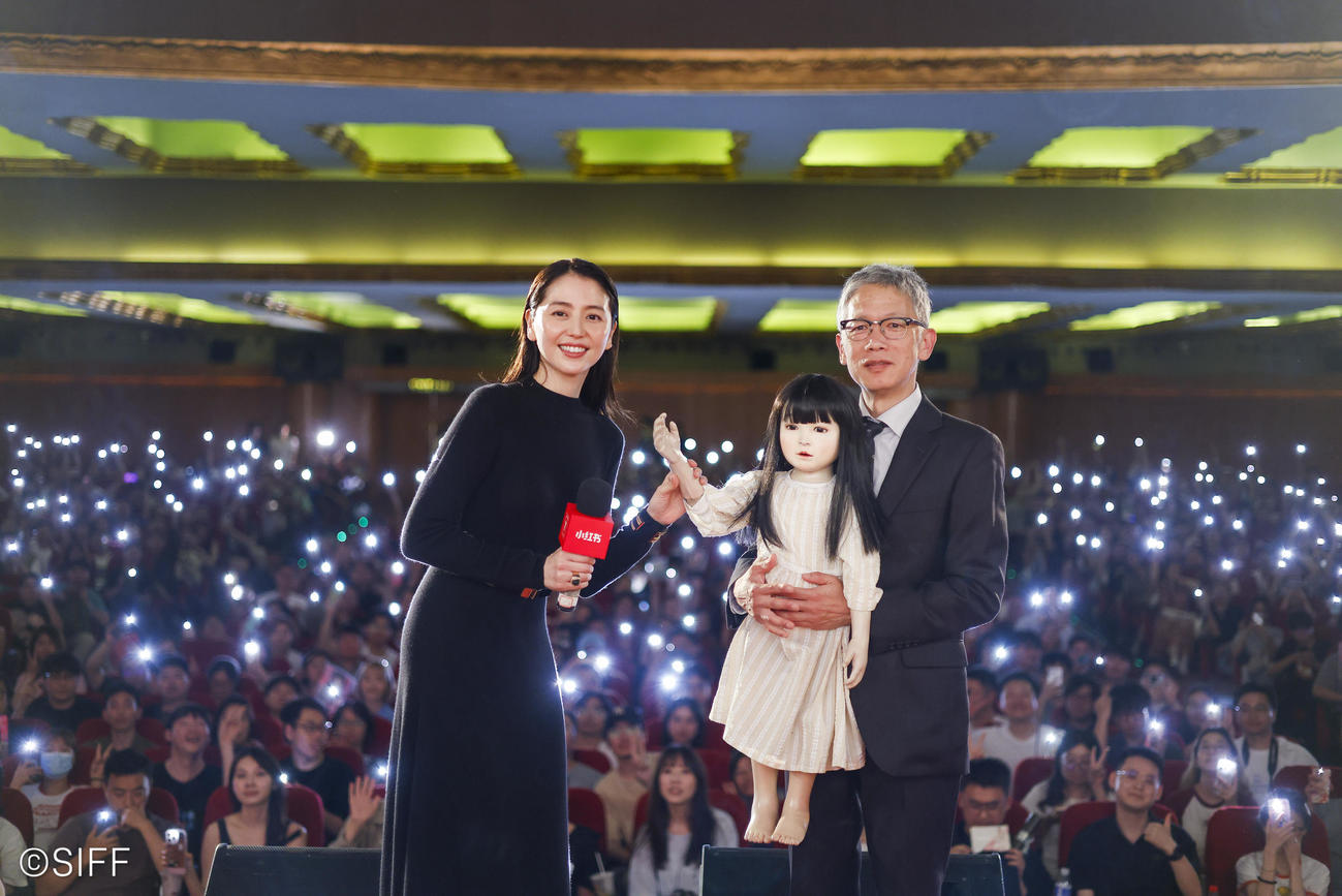 上海映画祭で開催された「ドールハウス」上映会に登壇した長澤まさみと矢口史靖監督