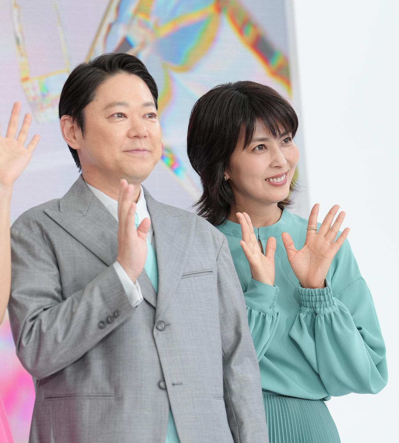テレビ朝日ドラマ合同会見に登壇したドラマ「しあわせな結婚」の阿部サダヲ（左）と松たか子（撮影・足立雅史）