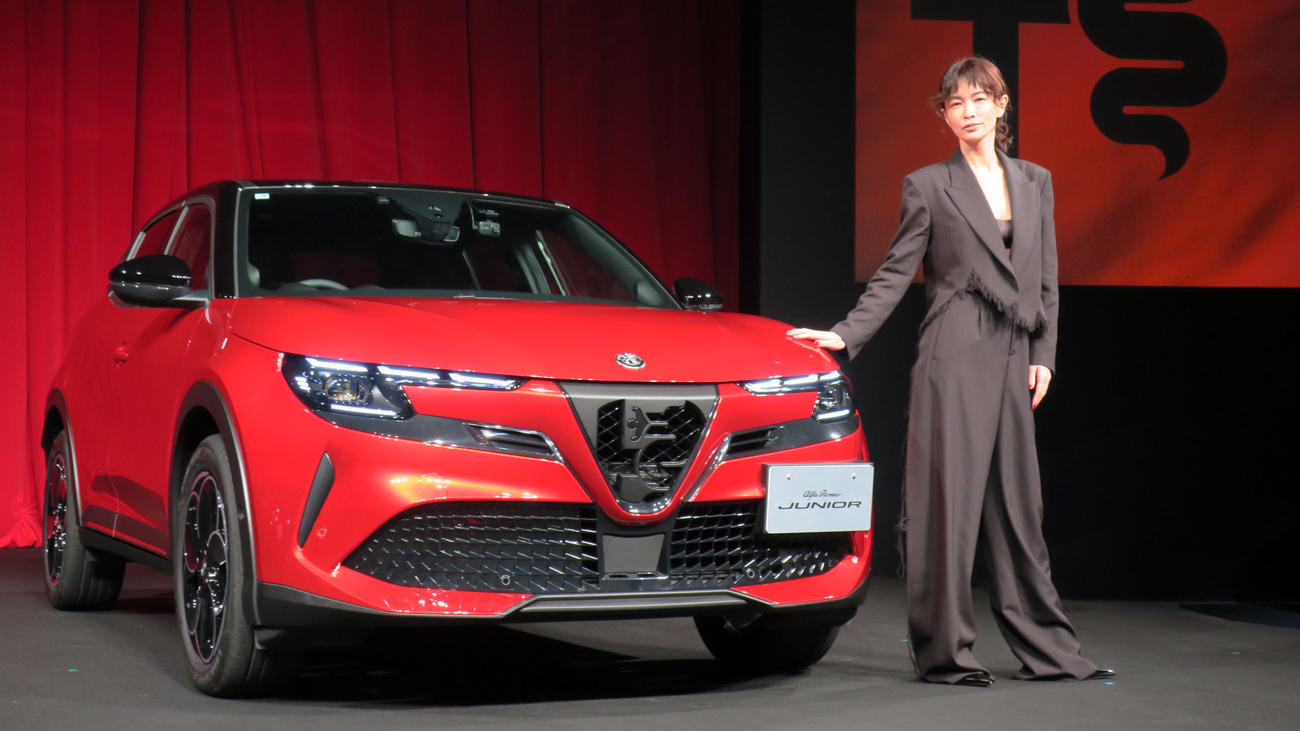 「Alfa Romeo JUNIOR Japan Premiere」にゲスト登壇した長谷川京子