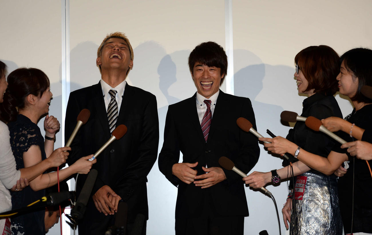 13年9月　一般女性と結婚発表した「ロンドンブーツ1号2号」の田村淳