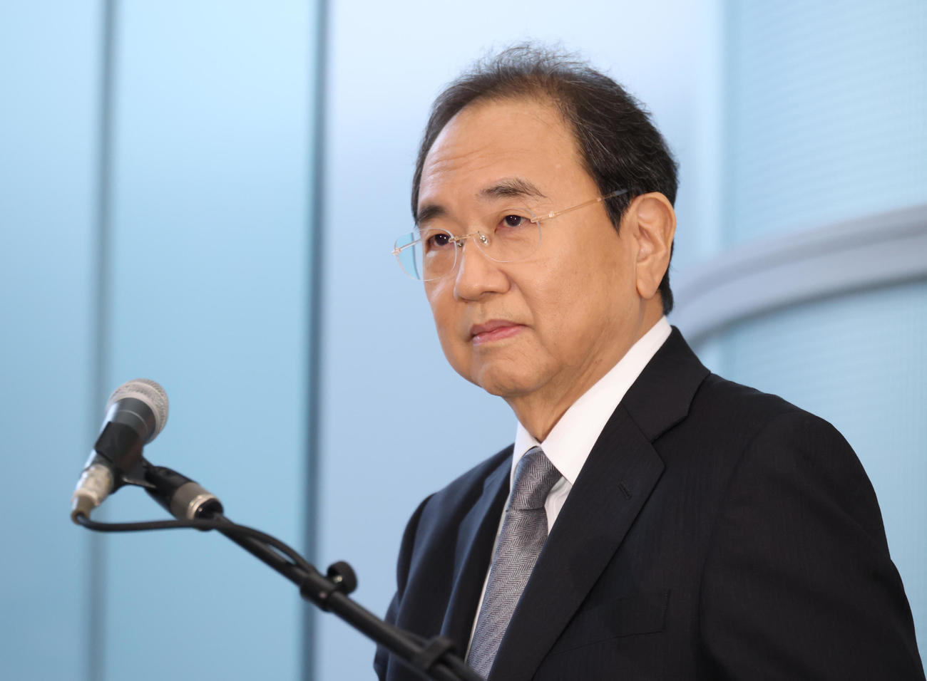 会見するフジテレビ清水社長（撮影・中島郁夫）
