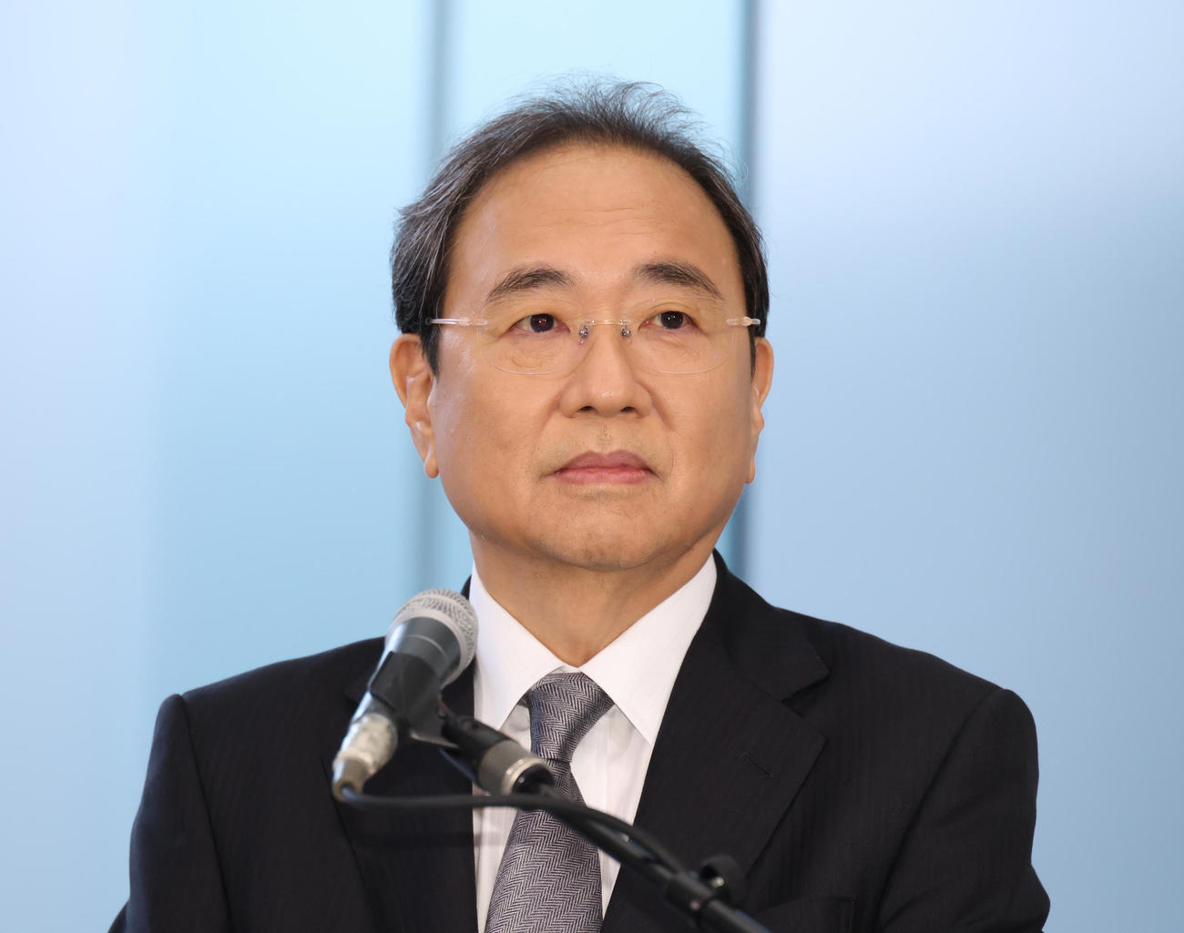 会見するフジテレビ清水社長（撮影・中島郁夫）