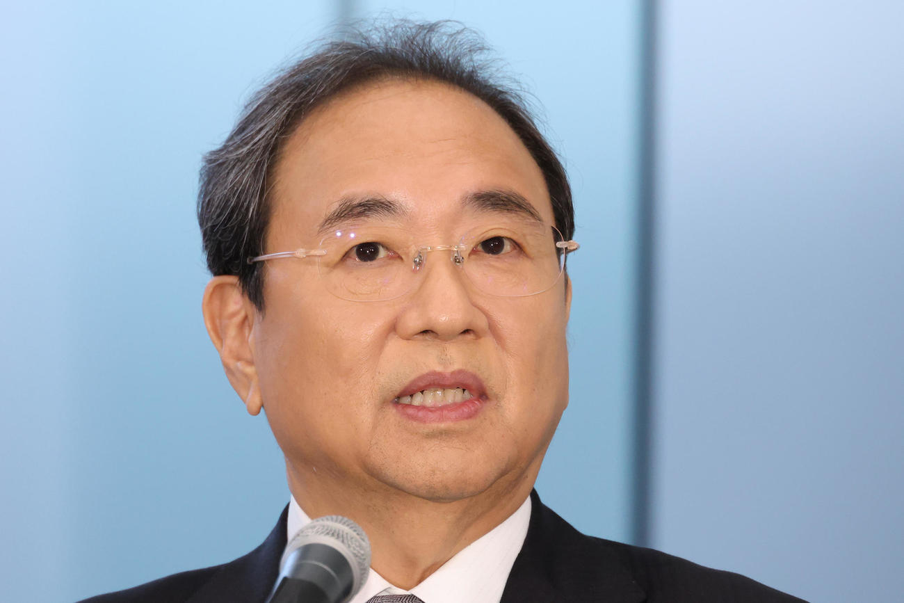 会見するフジテレビ清水社長（撮影・中島郁夫）