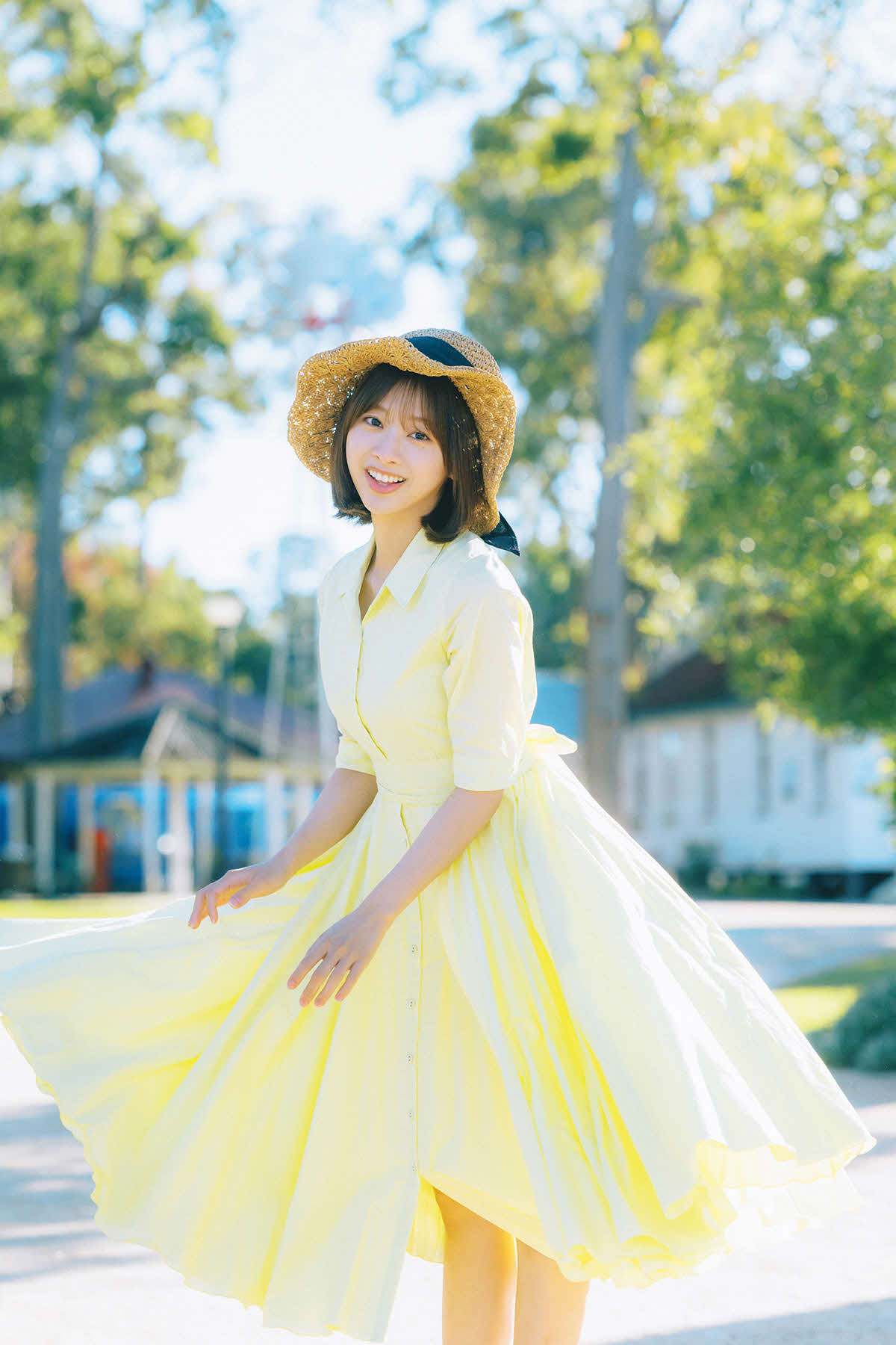日向坂46富田鈴花ファースト写真集の先行カット／峠雄三氏撮影（C）光文社