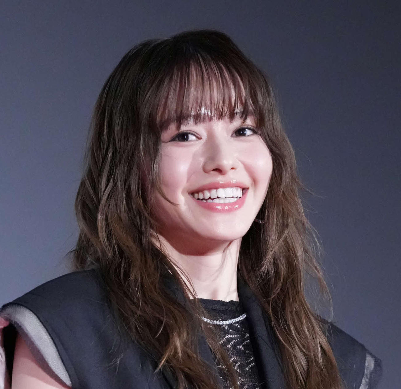 山本舞香（2024年4月撮影）