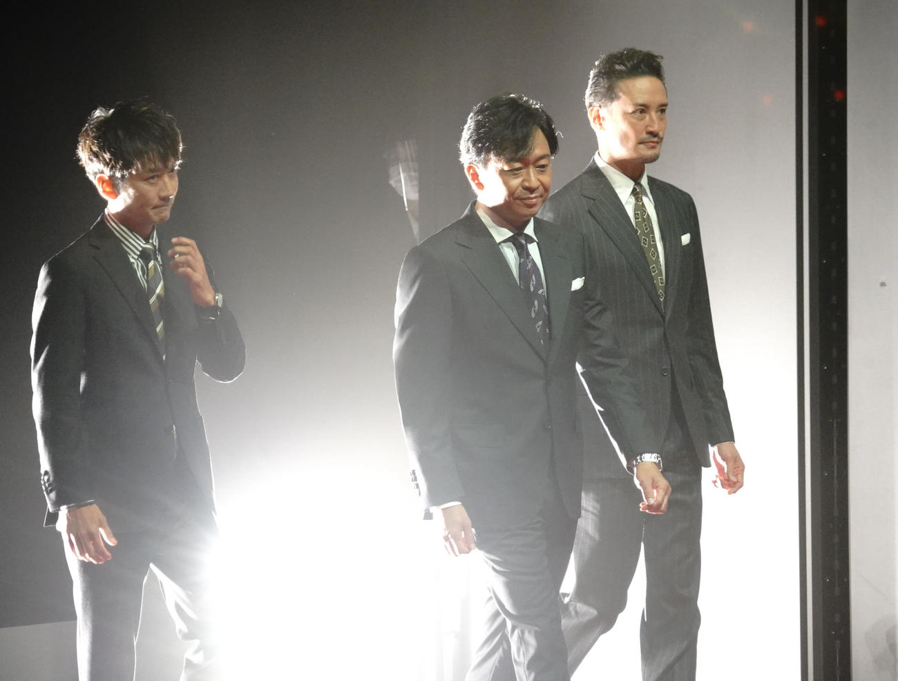 左からTOKIO国分太一、城島茂、松岡昌宏（2021年11月撮影）