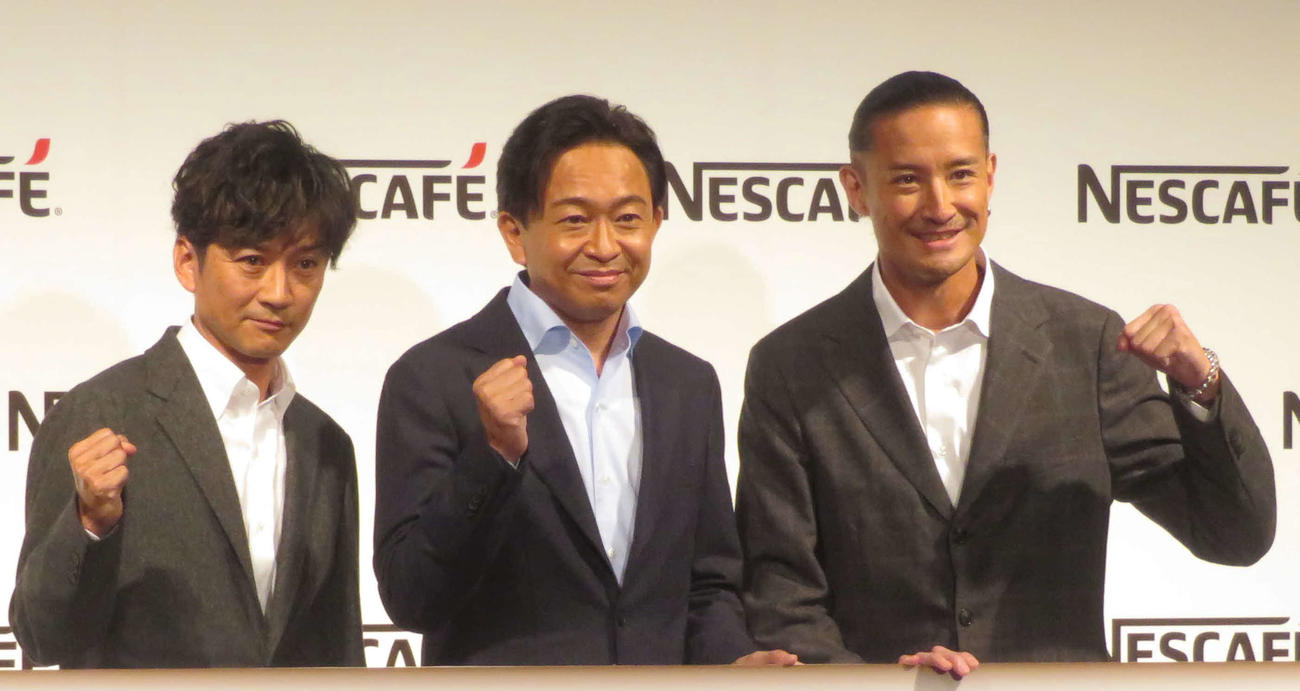 22年10月、会見に臨む国分太一、城島茂、松岡昌宏