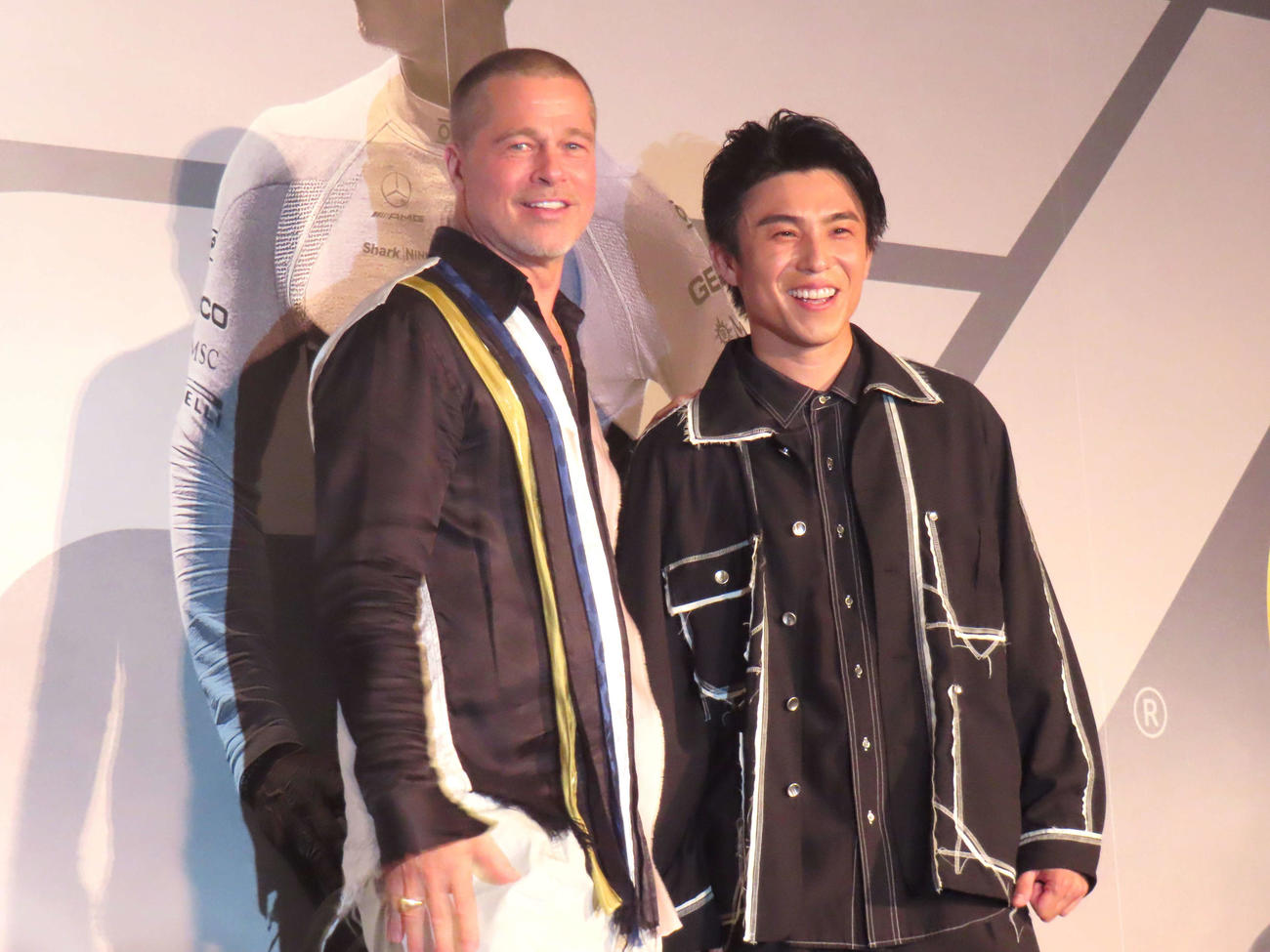 映画「F1／エフワン」来日舞台あいさつに登場したブラッド・ピット（左）と中尾明慶
