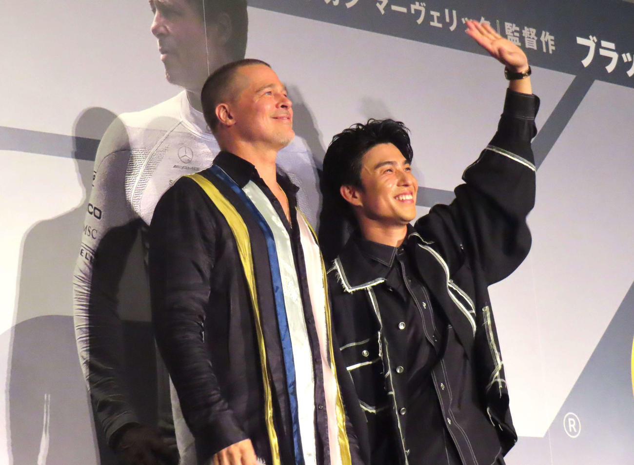 映画「F1／エフワン」来日舞台あいさつに登場したブラッド・ピット（左）と中尾明慶