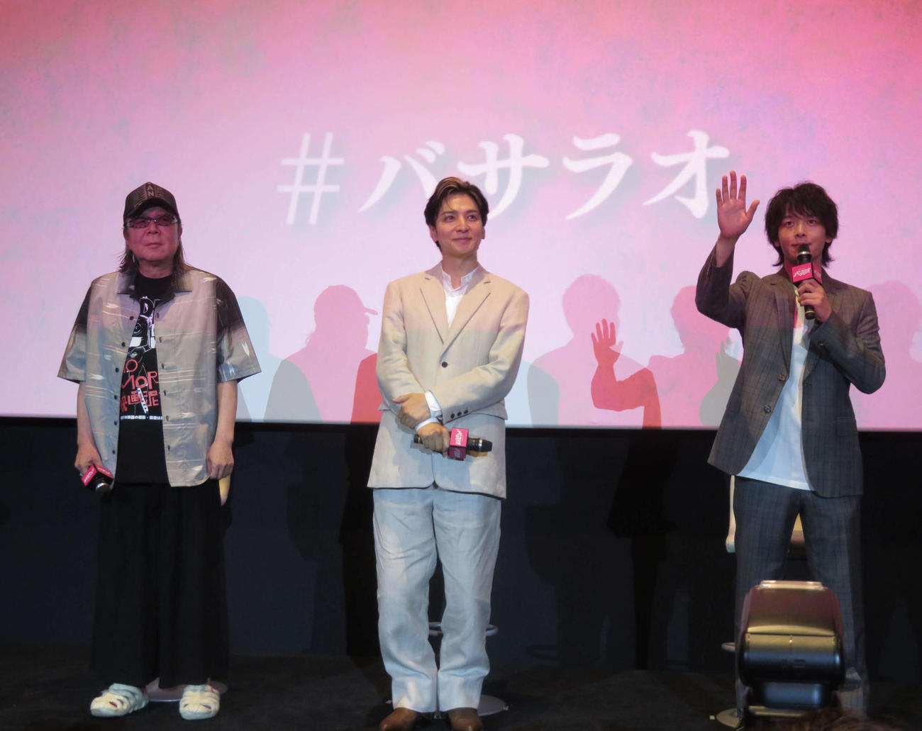 都内でゲキ×シネ「バサラオ」初日舞台あいさつに登壇した古田新太、生田斗真、中村倫也