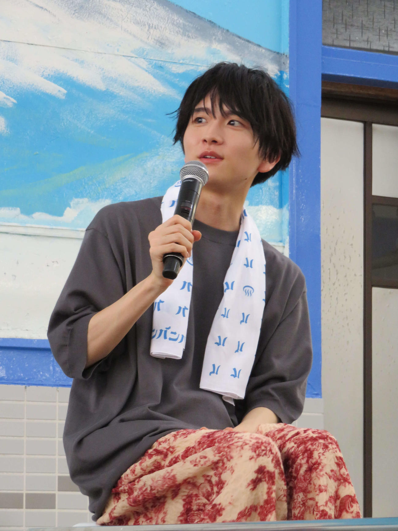 映画「ババンババンバンバンパイア」銭湯トークイベントで銭湯に登場した板垣李光人（撮影・村上幸将）