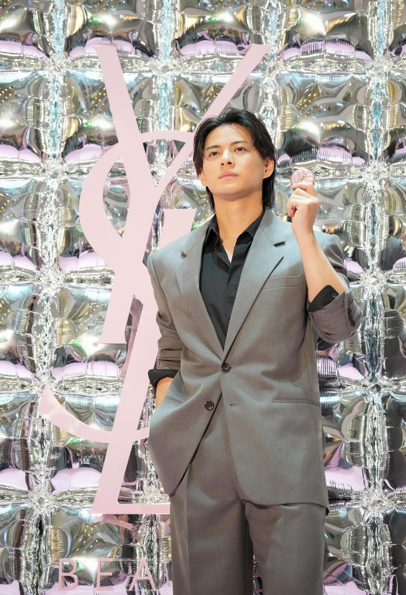 「YSL BEAUTY LOVE GAME TOKYO UNDERGROUND」レセプションに臨む平野紫耀（撮影・小沢裕）