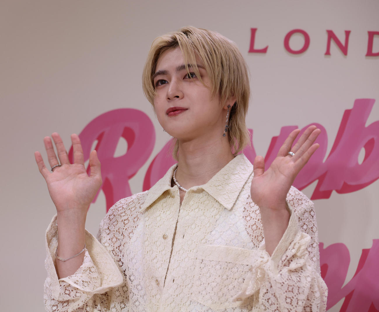 JO MALONE LONDONのフォトコールに登壇した佐野雄大（撮影・中島郁夫）