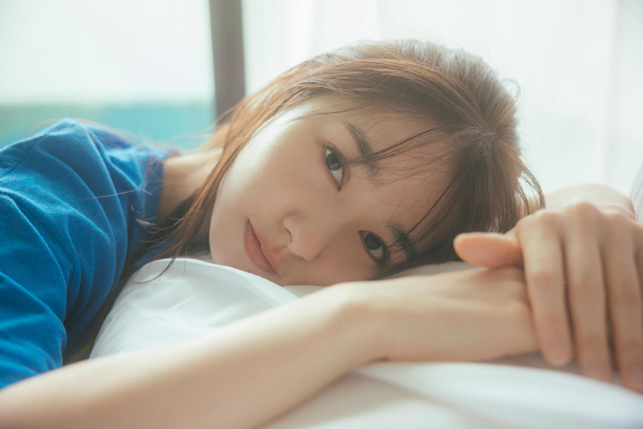 桜井日奈子カレンダーブックから先行ショット