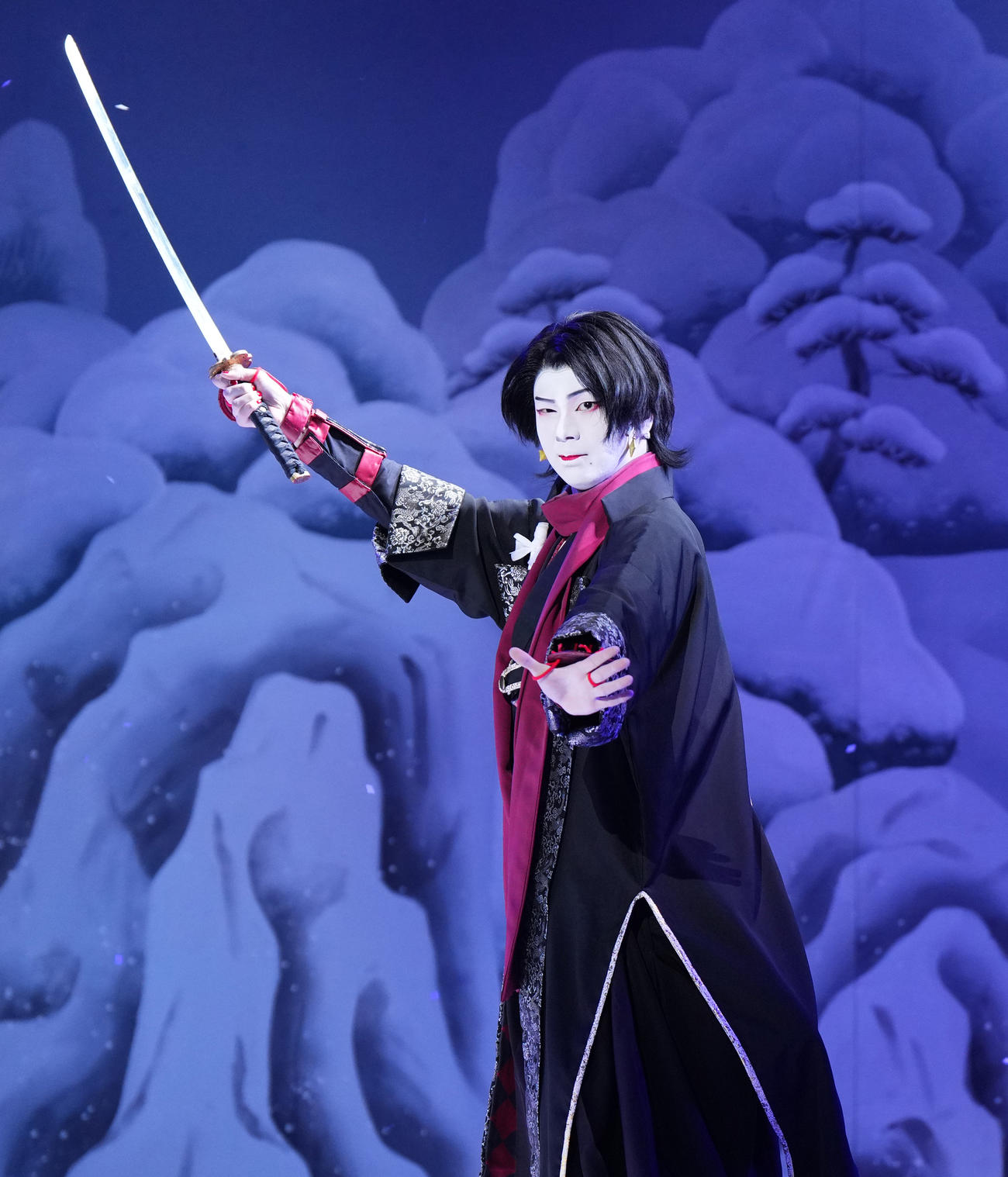 歌舞伎「刀剣乱舞」の舞台稽古に臨む尾上左近（撮影・菅敏）