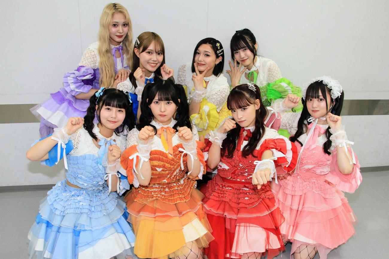 日本武道館公演に挑む、いぎなり東北産の左上から北美梨寧、葉月結菜、安杜羽加、吉瀬真珠、左下から藤谷美海、桜ひなの、伊達花彩、橘花怜