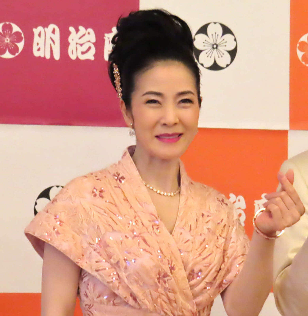 デビュー60周年記念「五木ひろし特別公演」初日公演に出演した坂本冬美