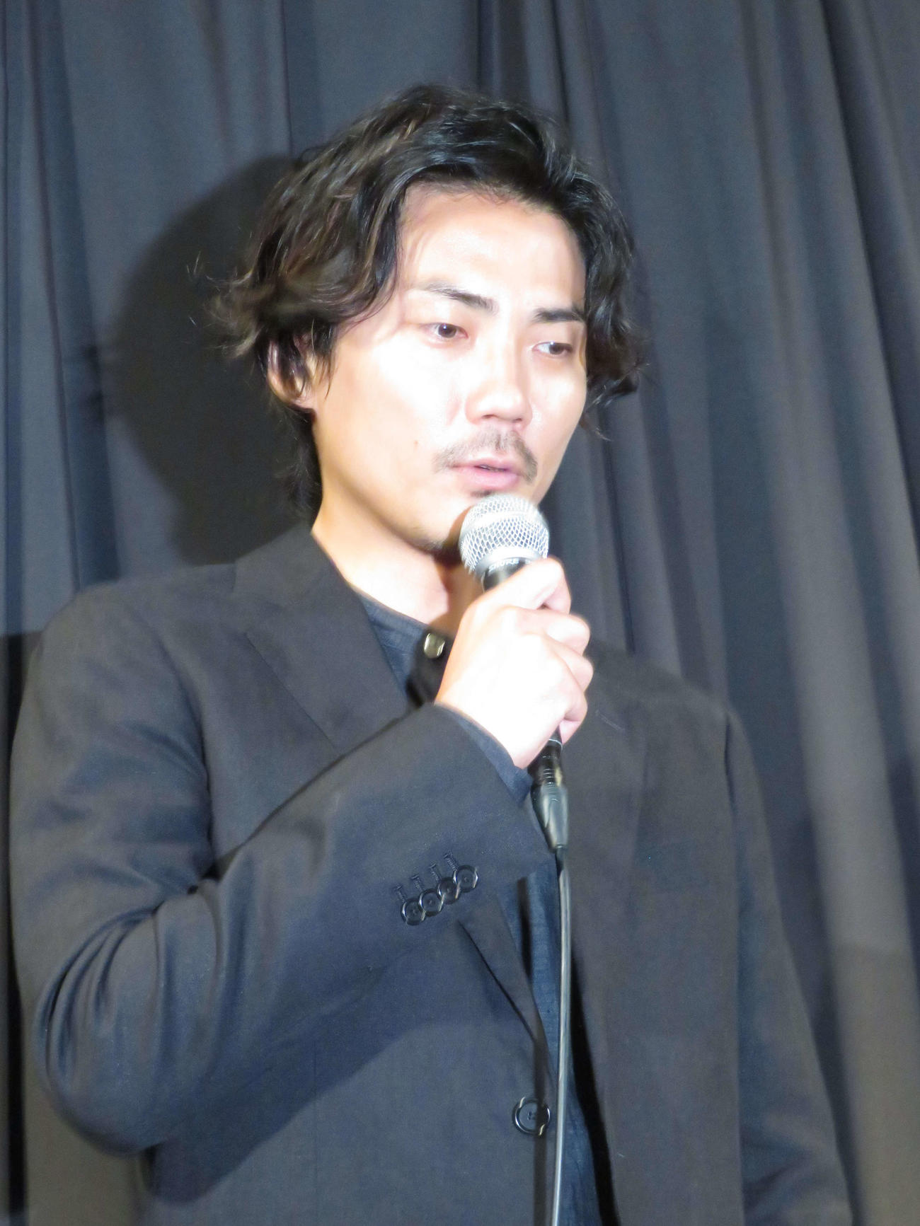 映画「『桐島です』」公開記念舞台あいさつに登壇した毎熊克哉（撮影・村上幸将）