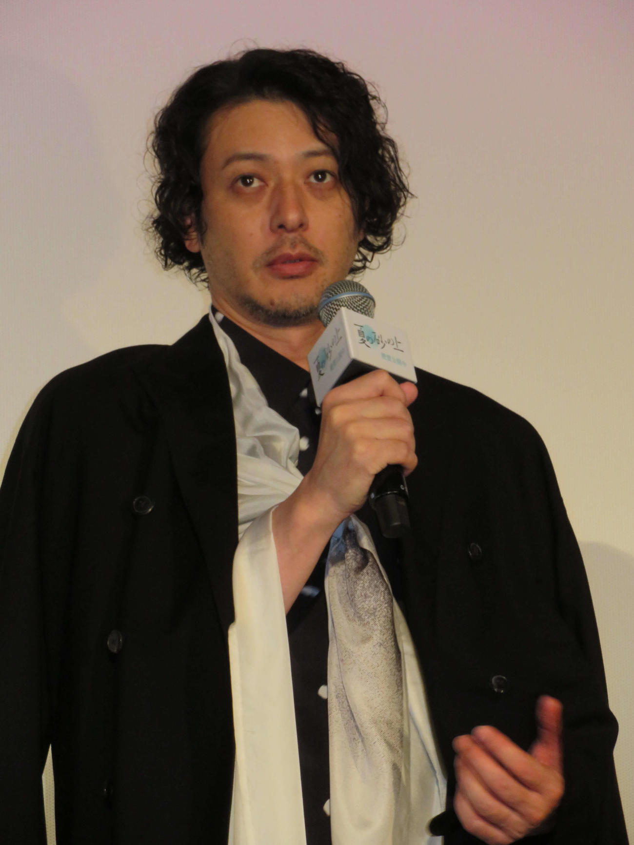 映画「夏の砂の上」公開記念舞台あいさつに登壇したオダギリジョー（撮影・村上幸将）