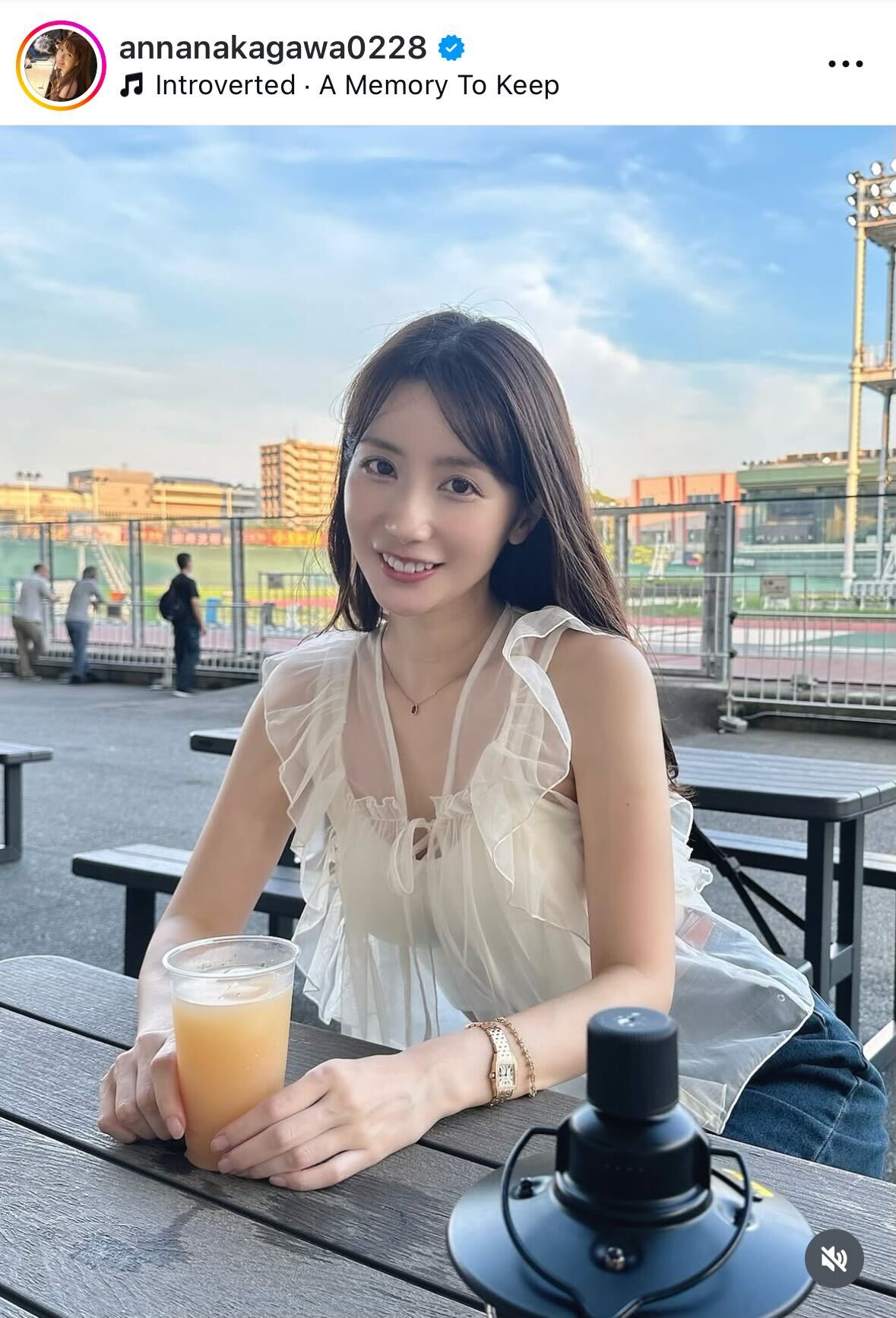透け感たっぷりトップス姿（中川杏奈のインスタグラムから）